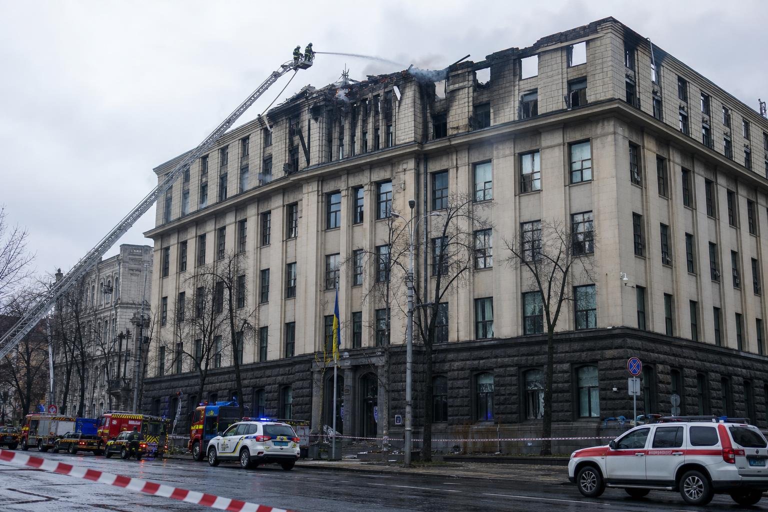 Drón csapódott az ukrán biztonsági szolgálat kijevi központjába