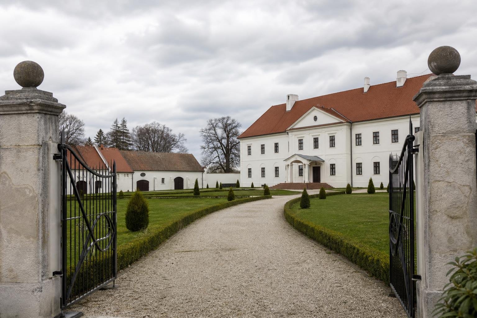 Hatvanpuszta tervezője szerint meg kellene nyitni a birtokot a közönség előtt
